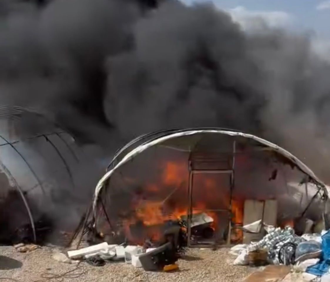 İnşaat şantiyesinde &ccedil;ıkan yangın korkuttu
