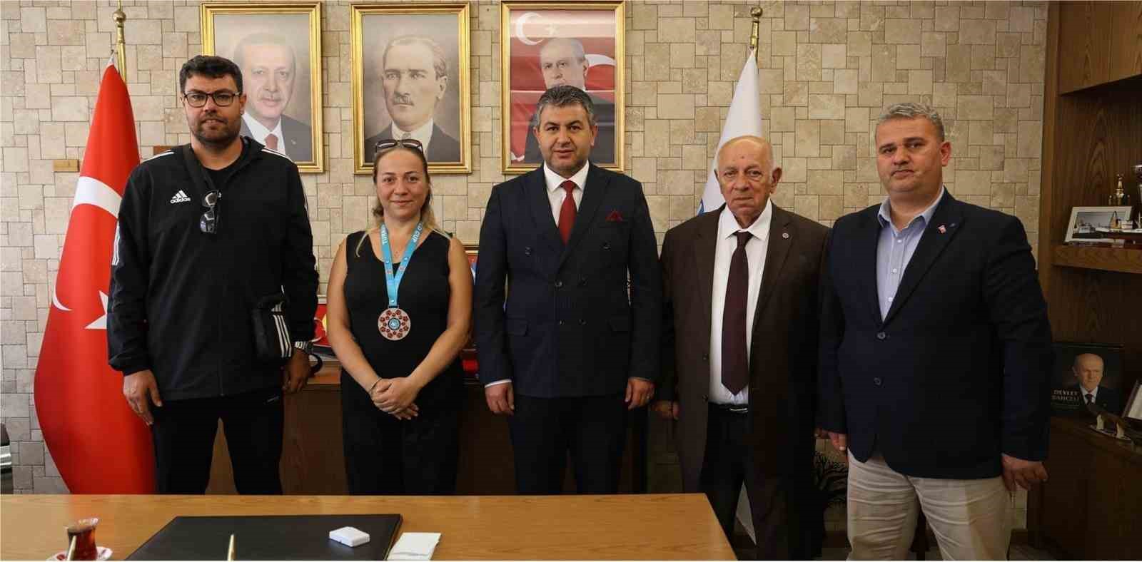 Gedizli kick boksçulardan dünya şampiyonasında büyük başarı