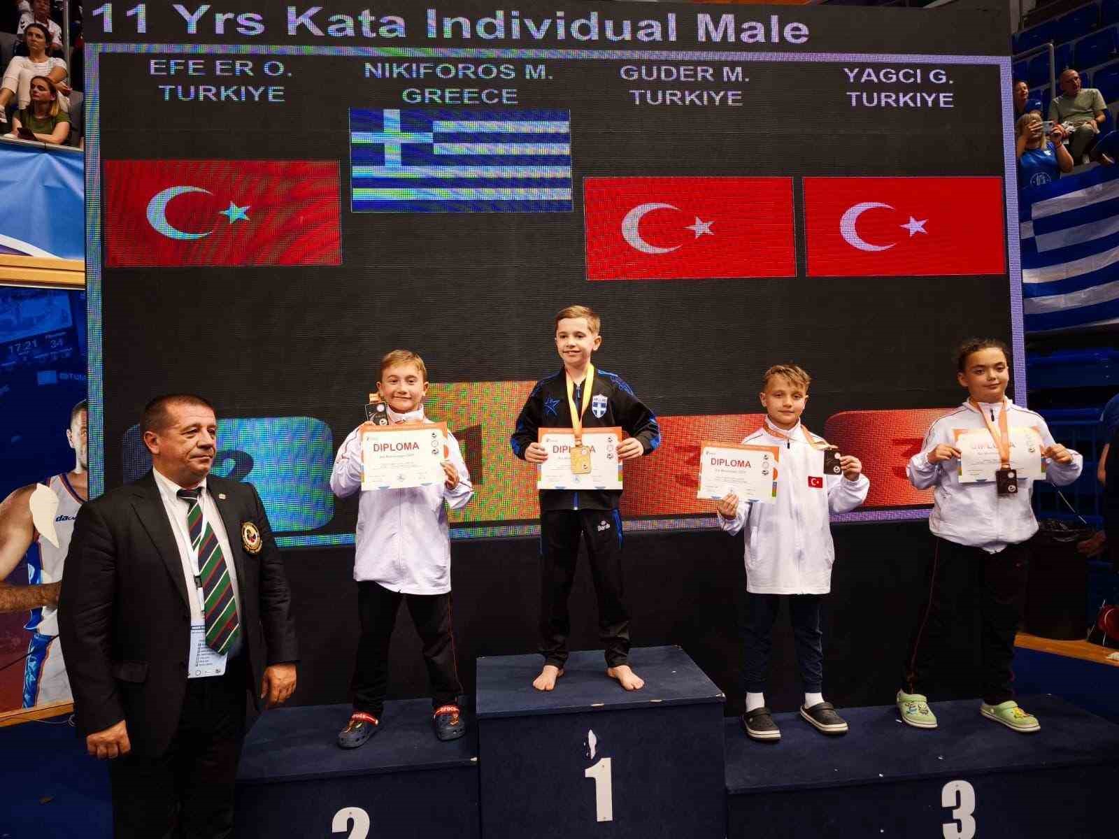 Afyonkarahisarlı karatecilerden büyük başarı