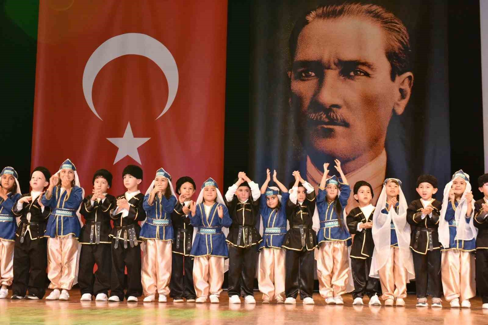 Kepez’in kreşlerinde mezuniyet heyecanı yaşandı