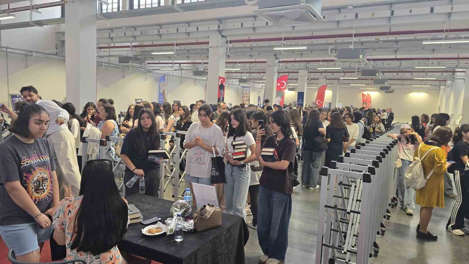 Başkan Çerçioğlu 100 bine yakın kitapseveri Fuar Aydın’da buluşturdu