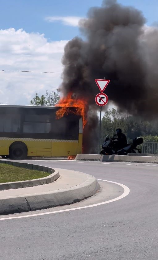 Sarıyer’de İETT otobüsü alevlere teslim oldu