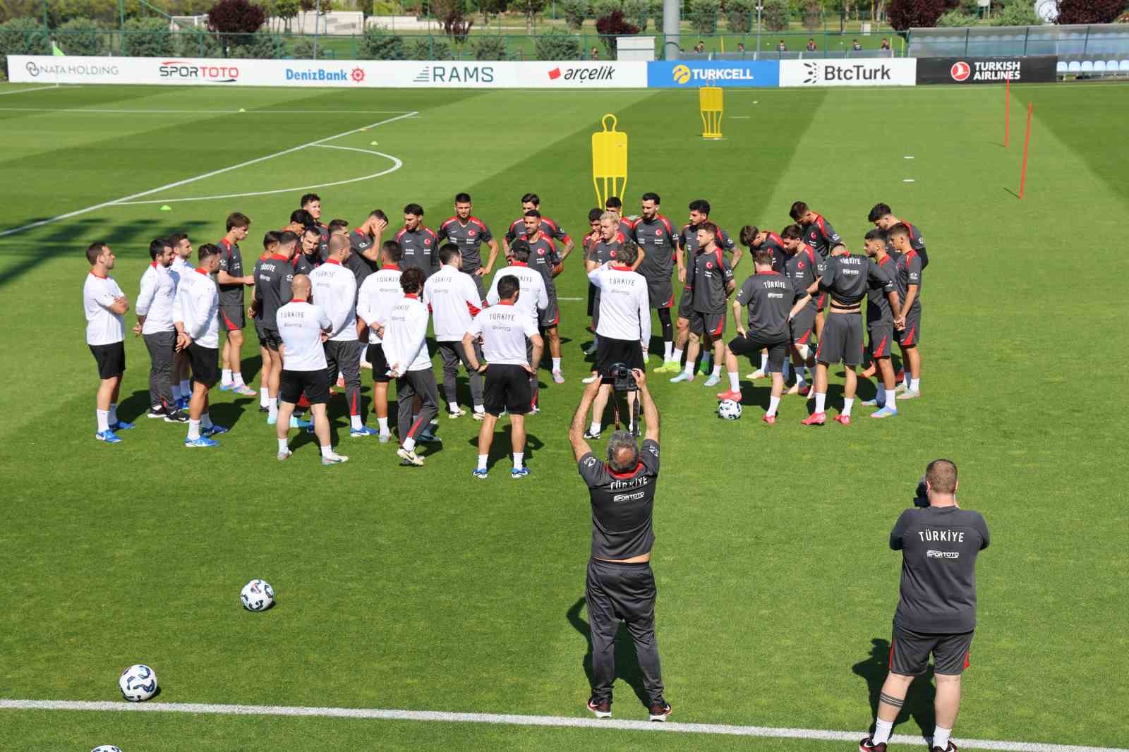 A Milli Takım, ABD maçının hazırlıklarına başladı
