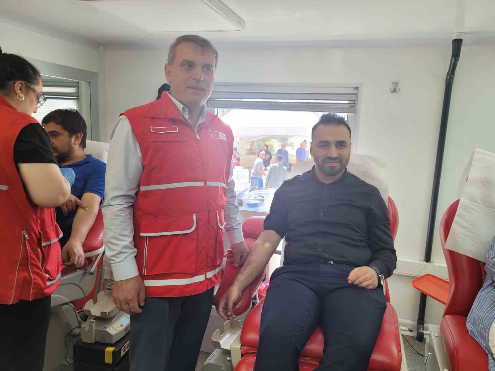 Kızılay&rsquo;dan anlamlı &ccedil;ağrı: "Kan ver, hayat kurtar"
