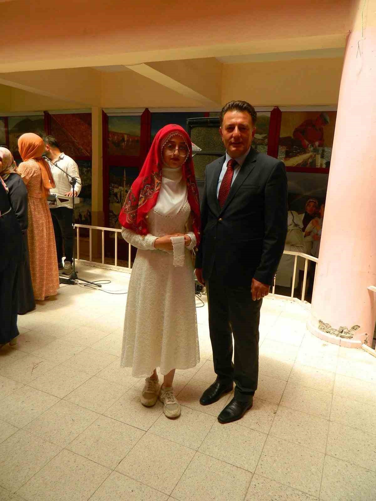 Posof Gen&ccedil;lik ve Spor m&uuml;d&uuml;rl&uuml;ğ&uuml;nden yılsonu sergisi
