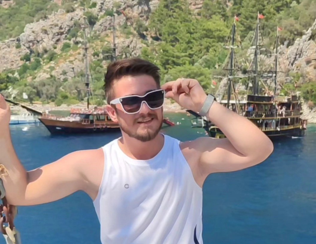 Kayganlaşan yolda kaza yapan gen&ccedil; s&uuml;r&uuml;c&uuml; hayatını kaybetti
