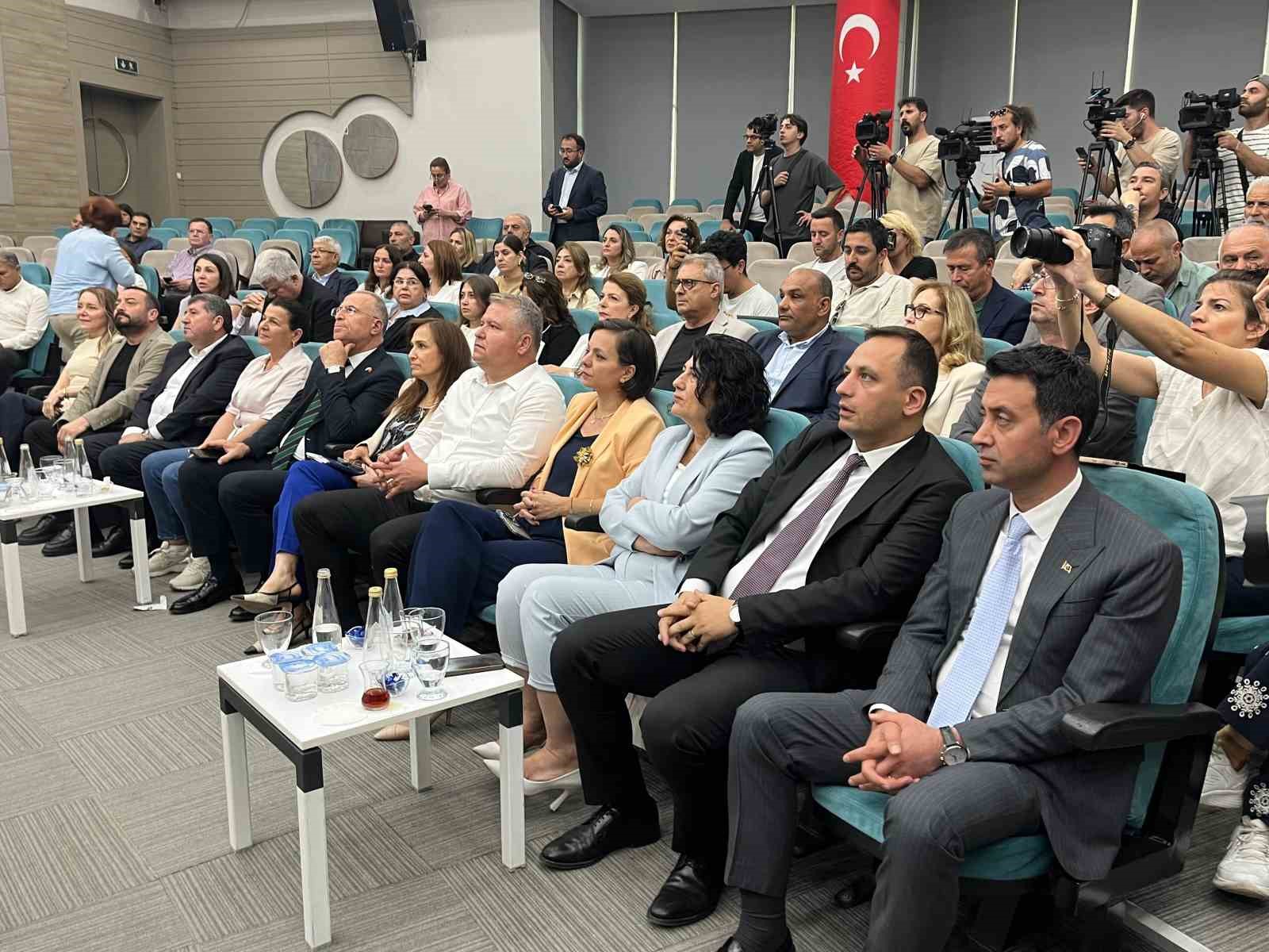 Başkan Tugay&rsquo;dan sert &ccedil;ıkış: "İşinizi kaybetmeye kadar gidebilir"
