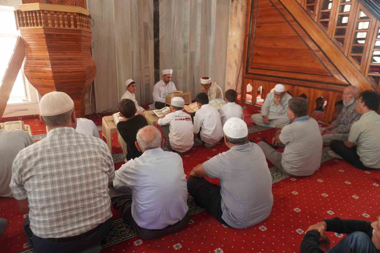 Anamur&rsquo;da hafızlık tescil programı d&uuml;zenlendi
