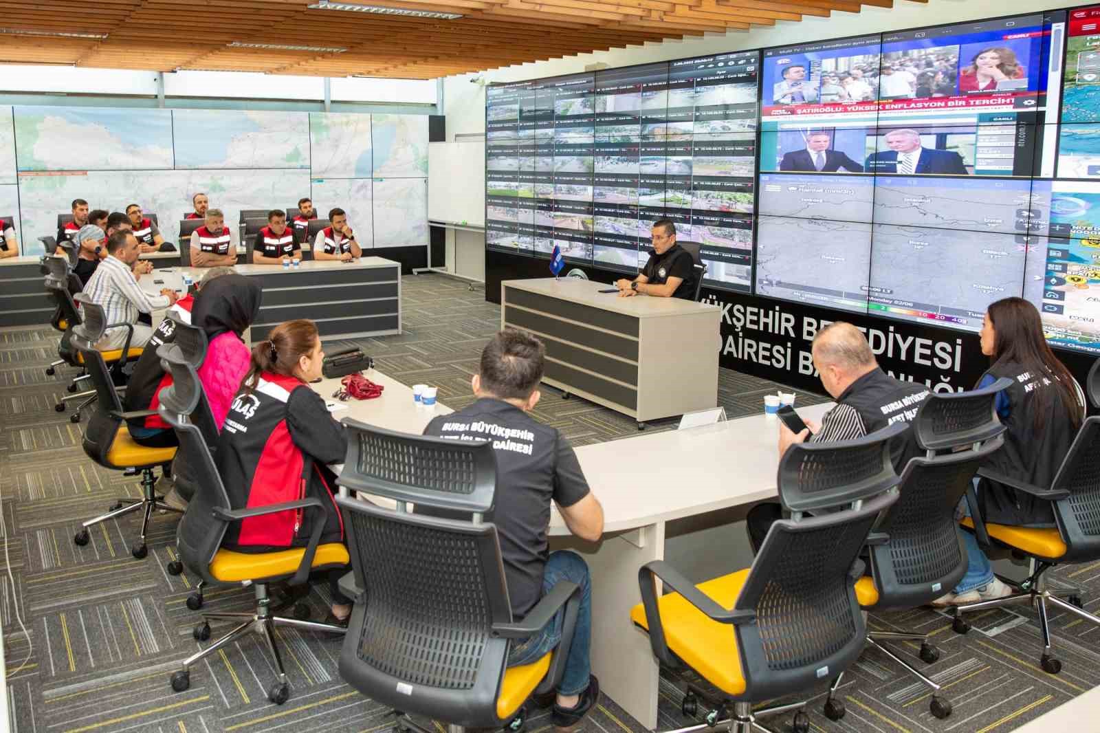 BUSKİ ve BURULAŞ arama kurtarma ekipleriyle AKOM’da bir araya geldi