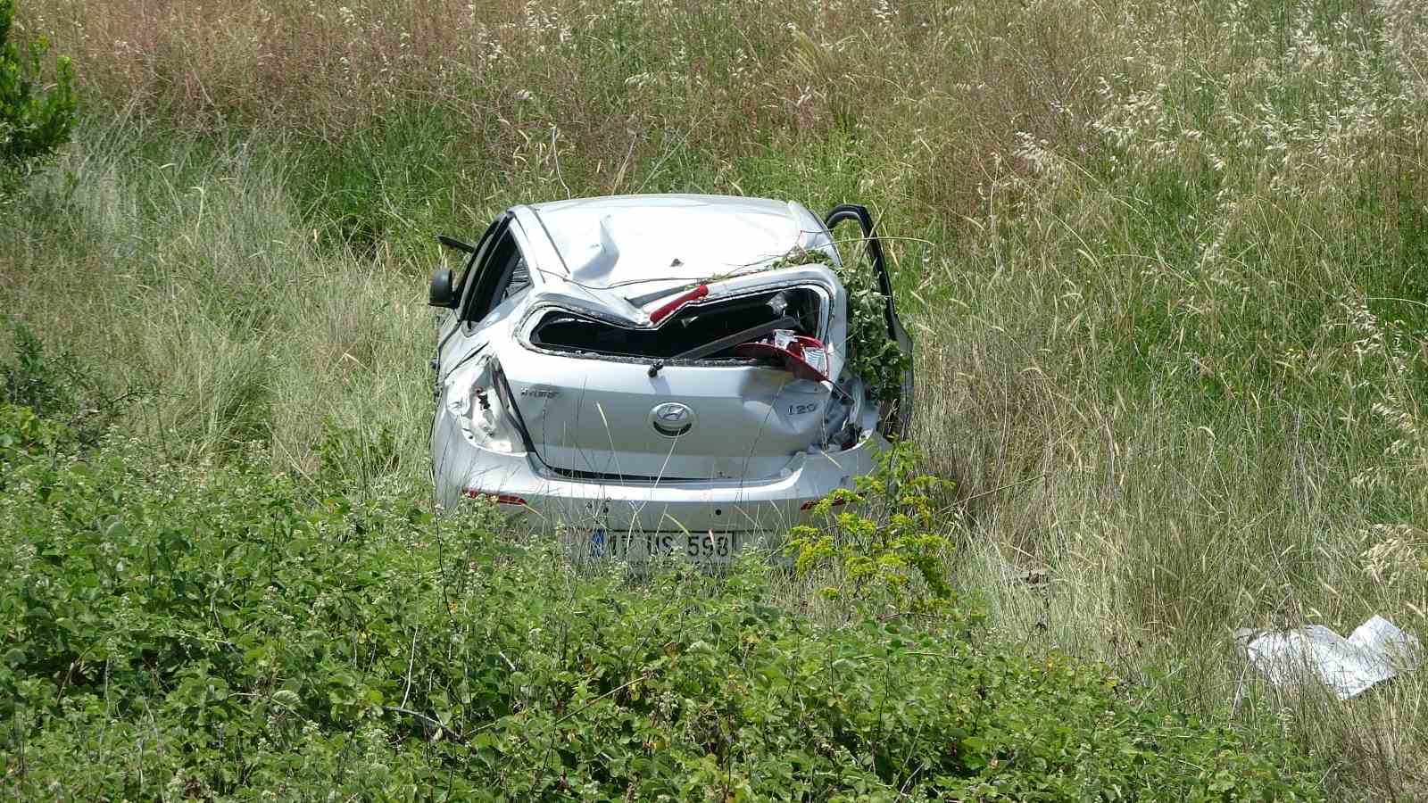 Çanakkale’de şarampole uçan aracın sürücüsü yaralandı