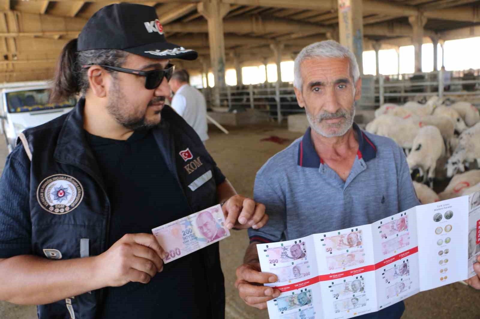 Diyarbakır Canlı Hayvan Borsası&rsquo;nda satıcılar sahte para konusunda bilgilendirildi
