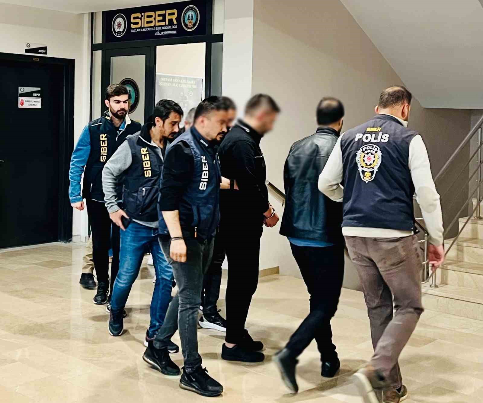 Dolandırıcılara y&ouml;nelik operasyonda 13 kişi tutuklandı
