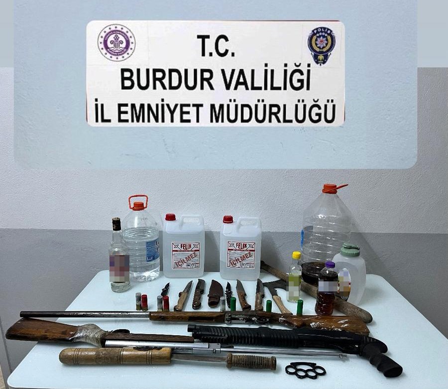 Burdur’da silah ve kaçak içki operasyonu: 1 gözaltı