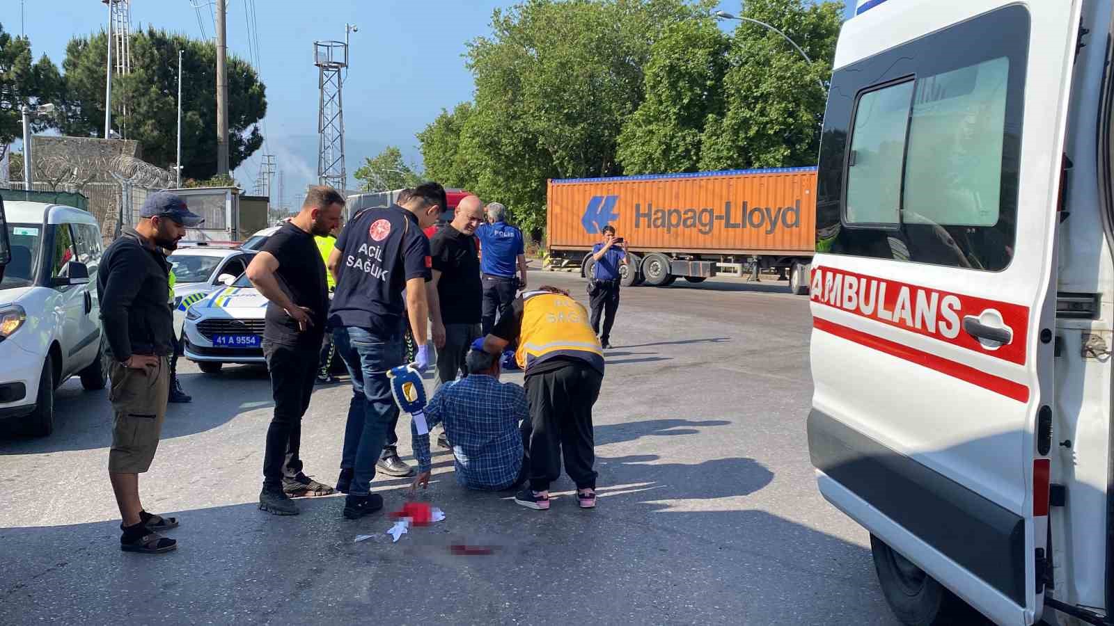 Yürüyüşte atak geçiren adam kafa üstü düşerek ağır yaralandı