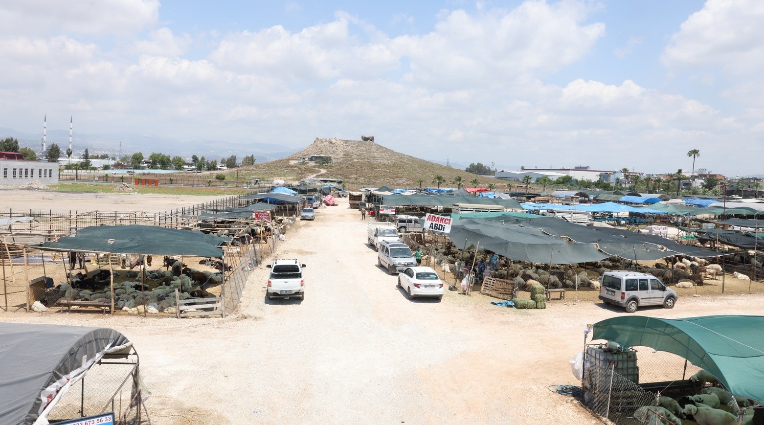 Akdeniz&rsquo;de kurban satış yerleri hazır
