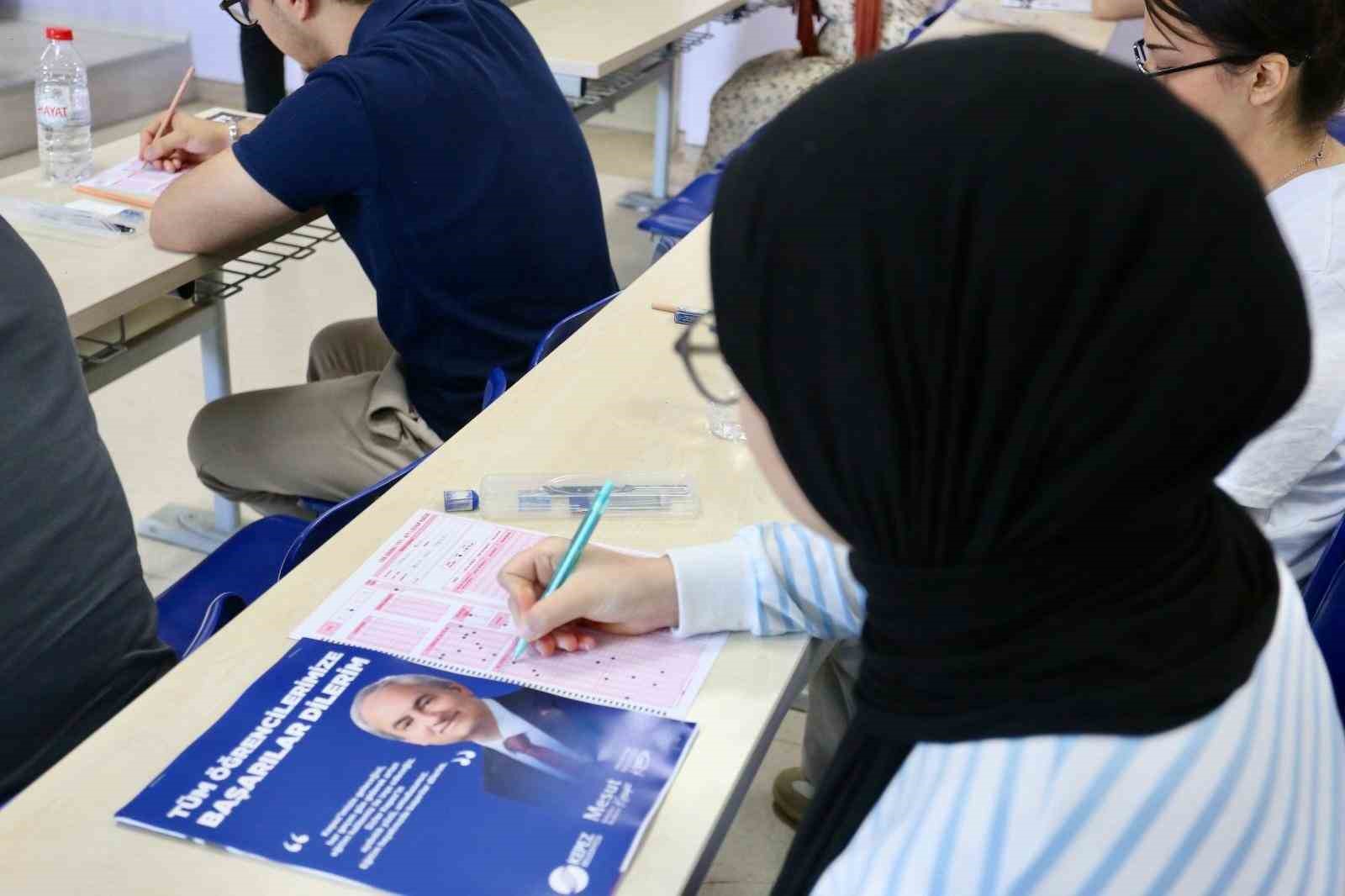 Kepez Belediyesi’nden öğrencilere gerçek sınav provası