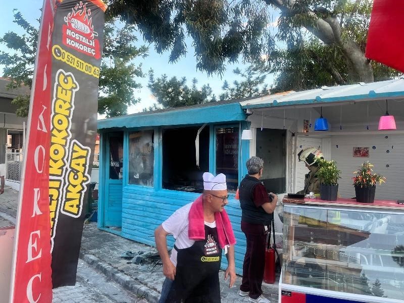 Edremit’te kokoreççide korkutan yangın