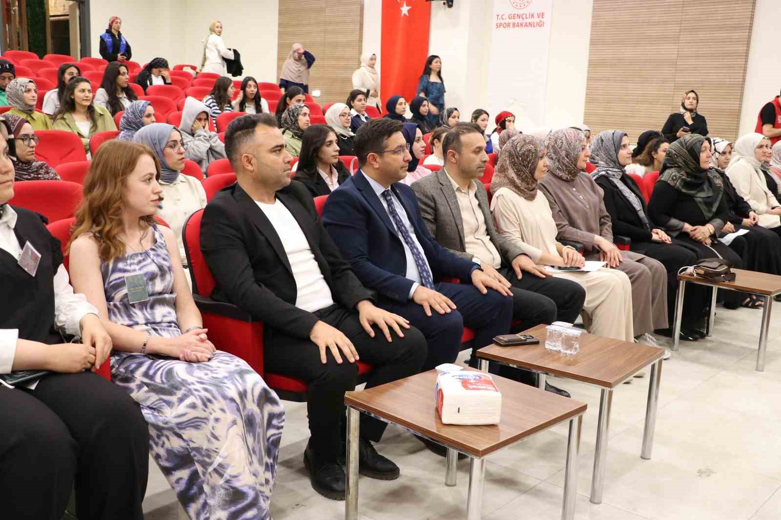 Muş’taki öğrenci yurtlarında mezuniyet coşkusu