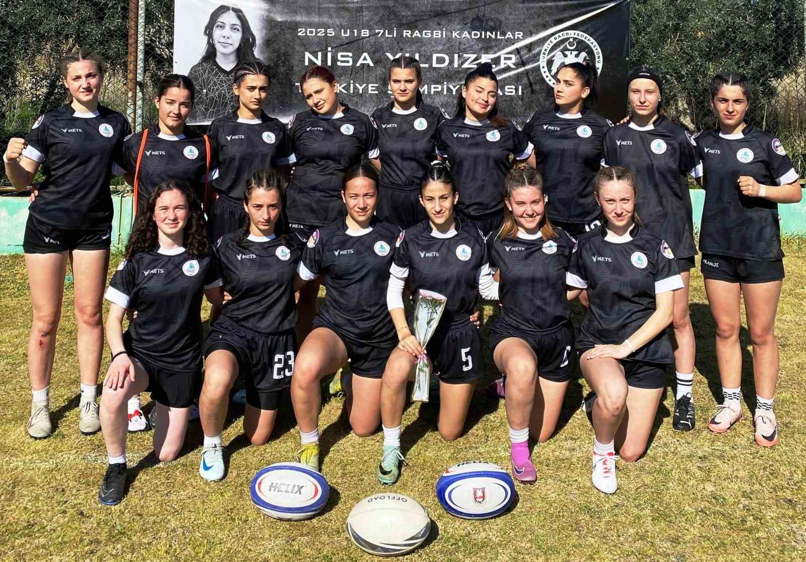 Körfezli U18 ragbici kızlar finale kaldı