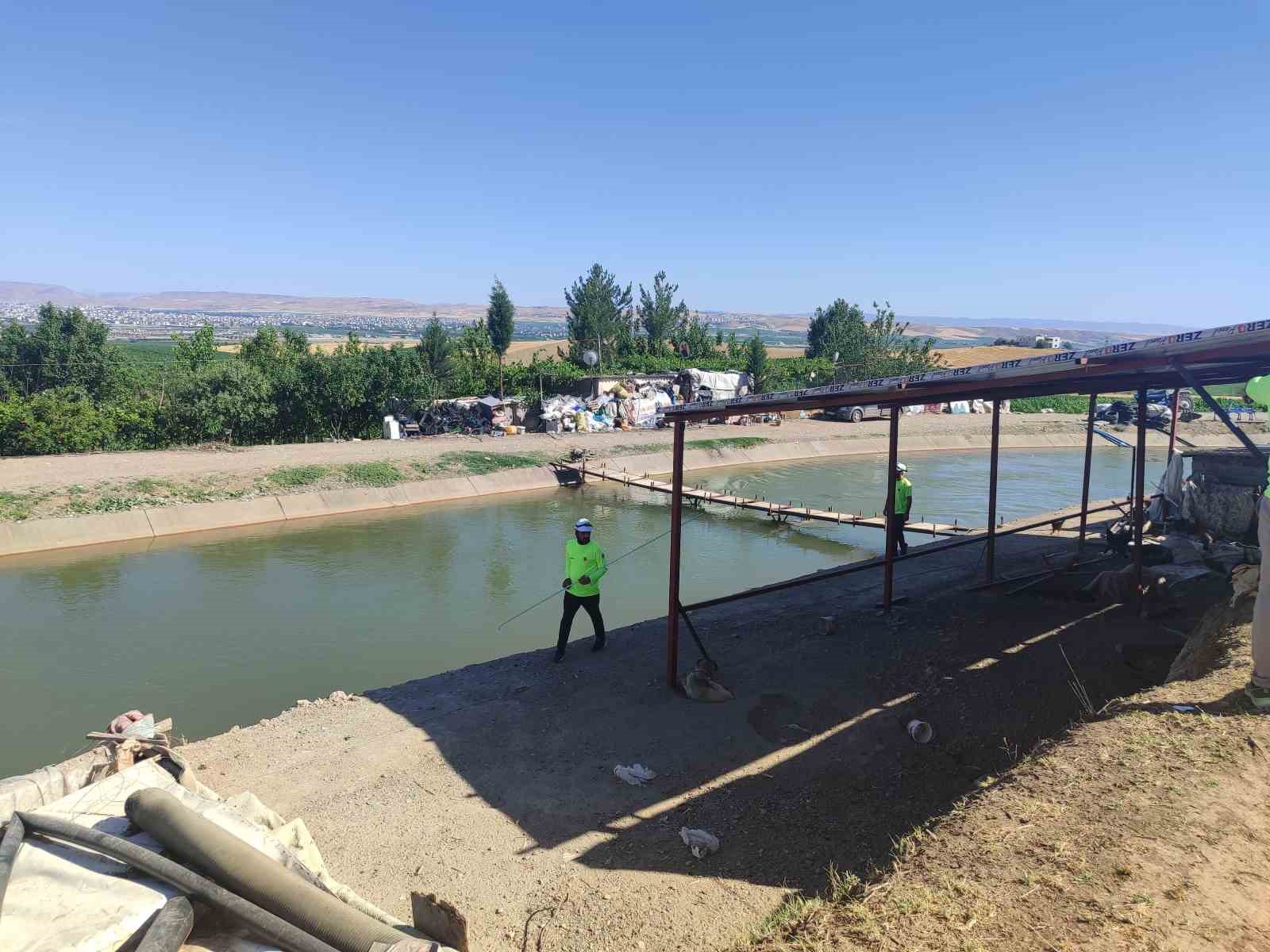 Diyarbakır’da sulama kanalına düşmüş olabileceği değerlendirilen kişi için arama çalışması başlatıldı