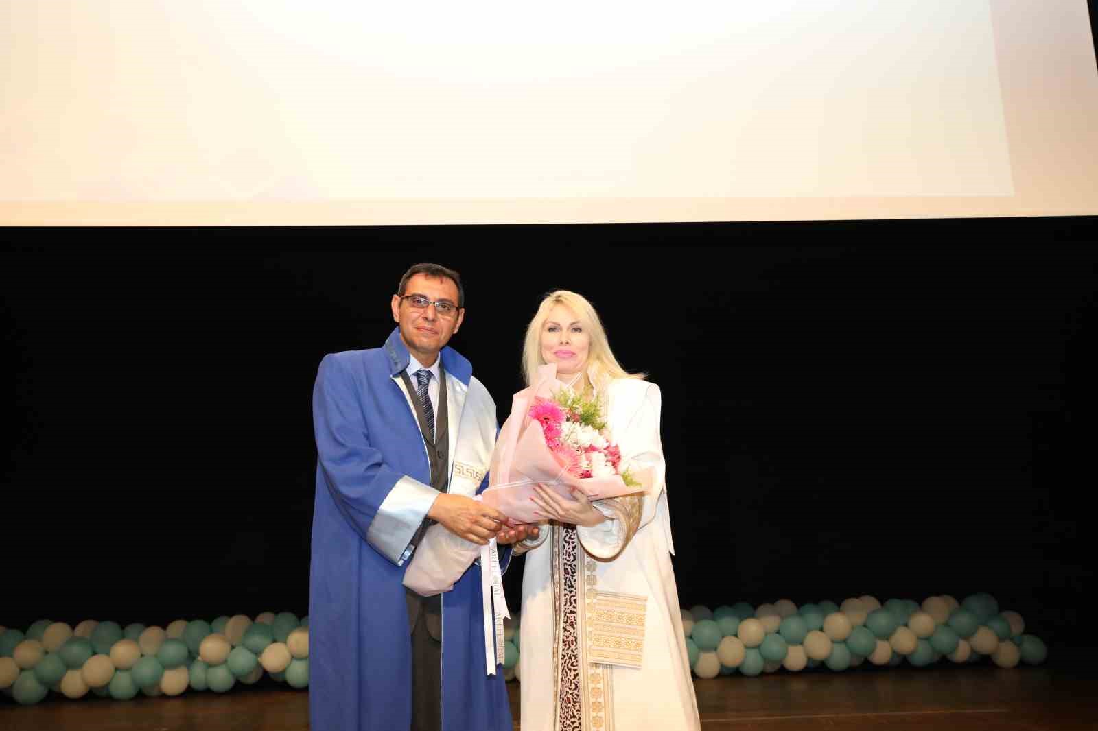 Akdeniz Üniversitesi Rektörü Prof. Dr. Özkan: "Öğrencileri siyasete alet etmeyin"