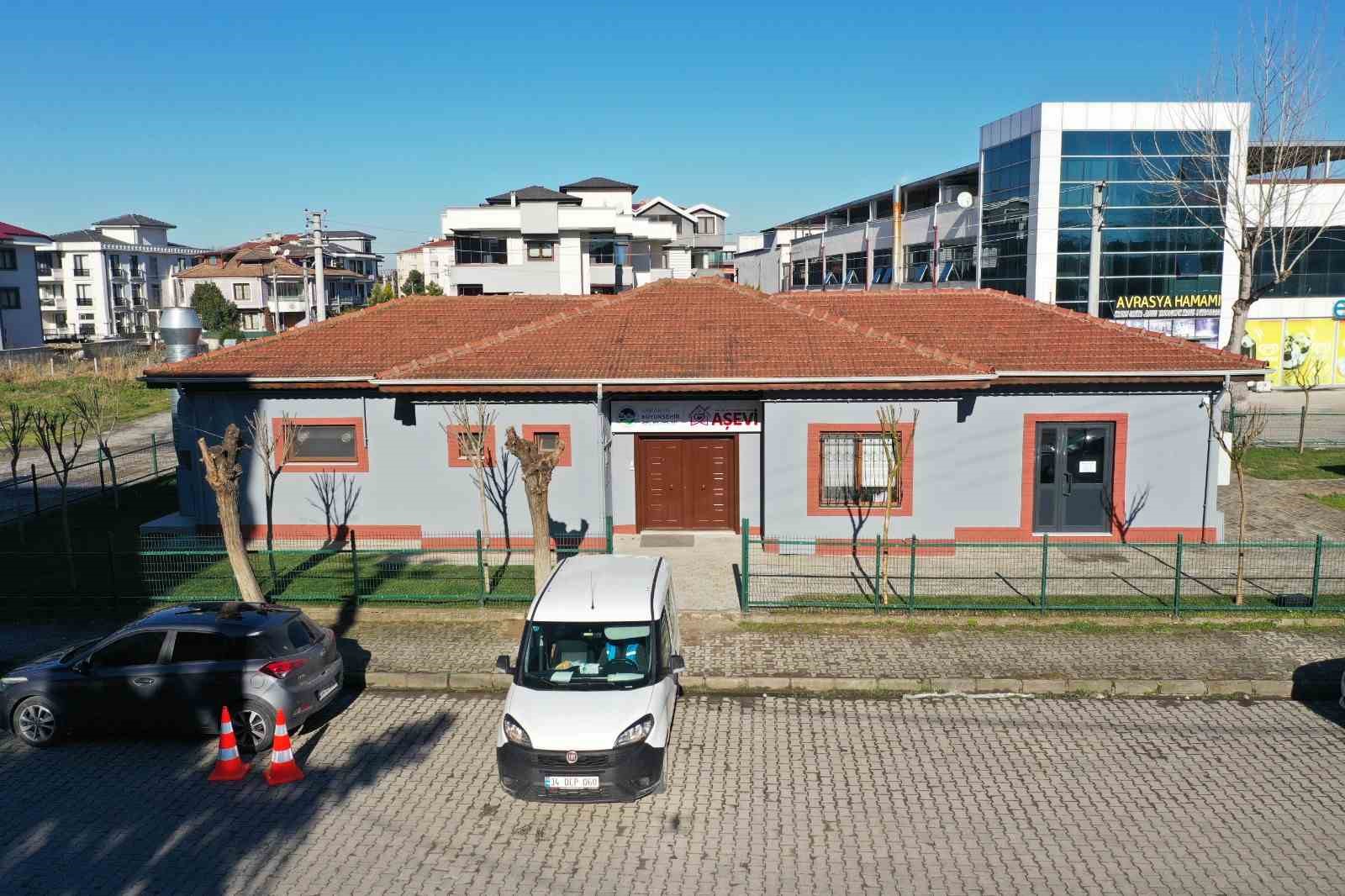 Bayramın bereketini ihtiya&ccedil; sahiplerinin sofrasına ulaştıracaklar
