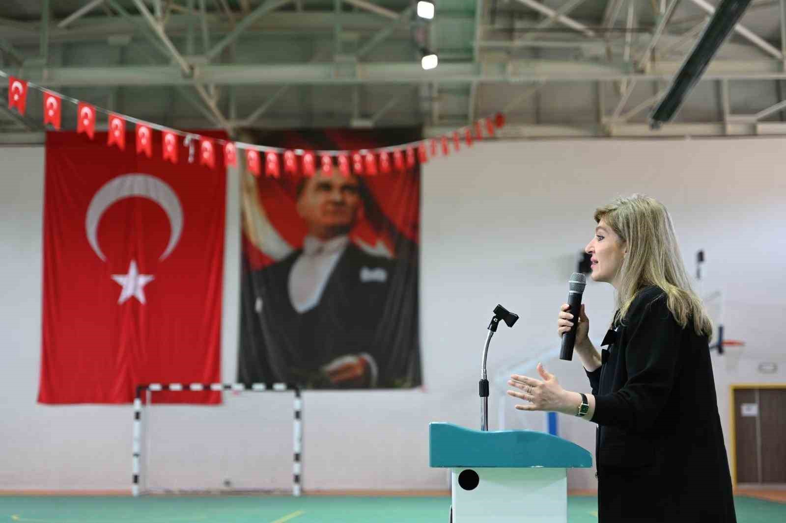 Milletvekili &Ouml;lmeztoprak, Doğanşehir&rsquo;de &uuml;reticilerle buluştu
