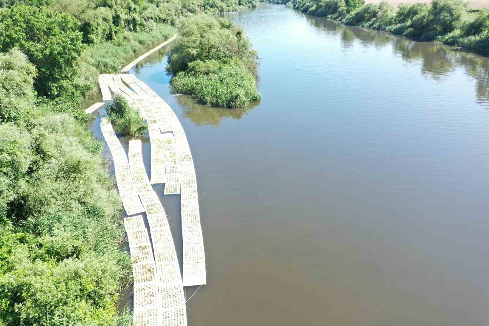 Marmara Denizi’ni besleyen derelerde "Yüzer Ada Projesi" hayata geçirildi
