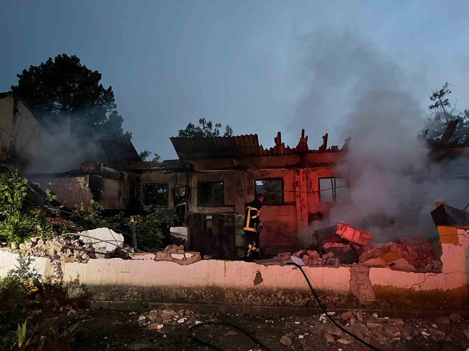 Kırşehir&rsquo;de enerji firmasının deposunda yangın
