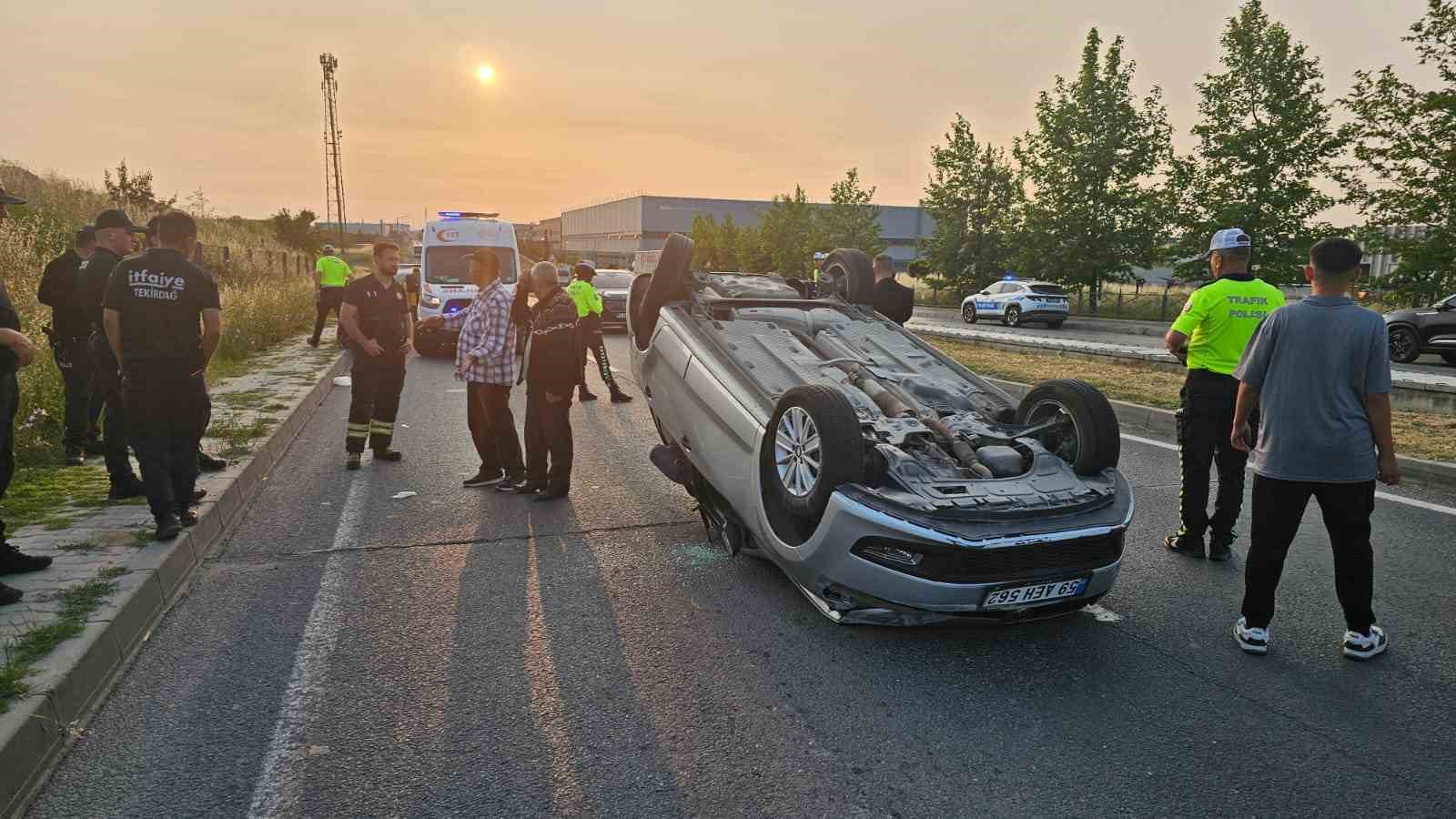 Ters dönen otomobilden yara almadan kurtuldu