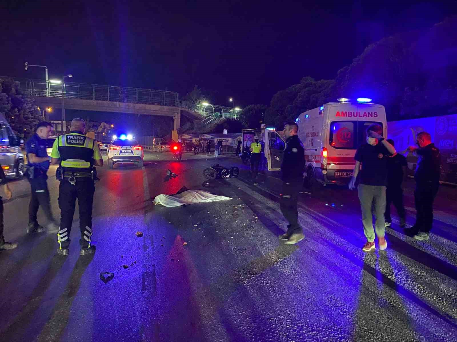 Kocaeli’de feci kaza: Tır, motosiklet sürücüsünü ezdi