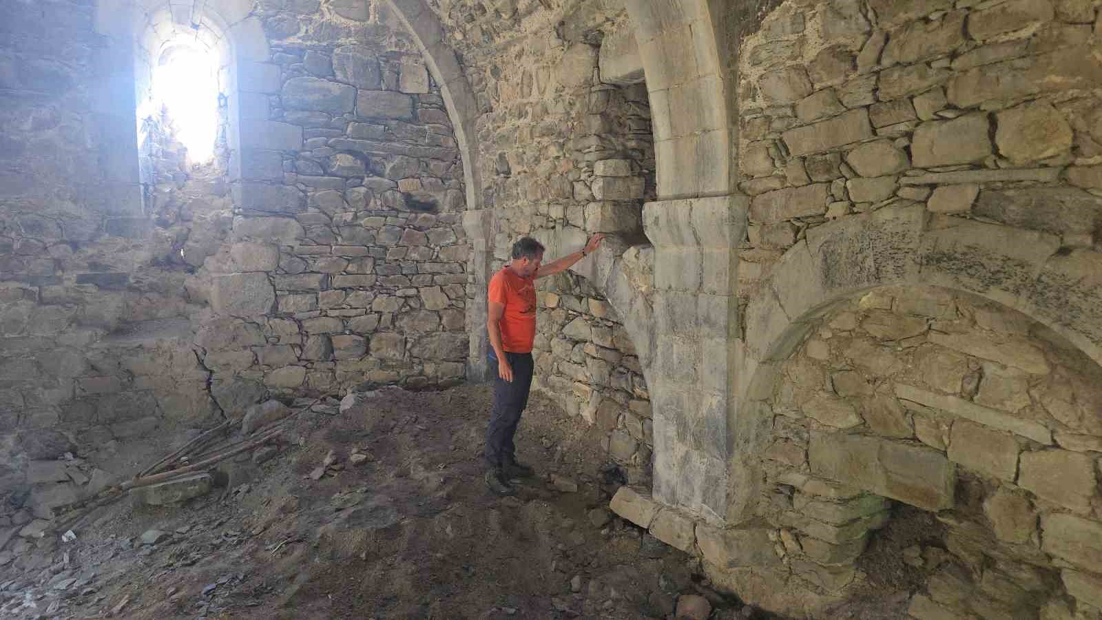 Almanya’dan geldi, Hakkari’nin içme suyu sıkıntısına dikkat çekti