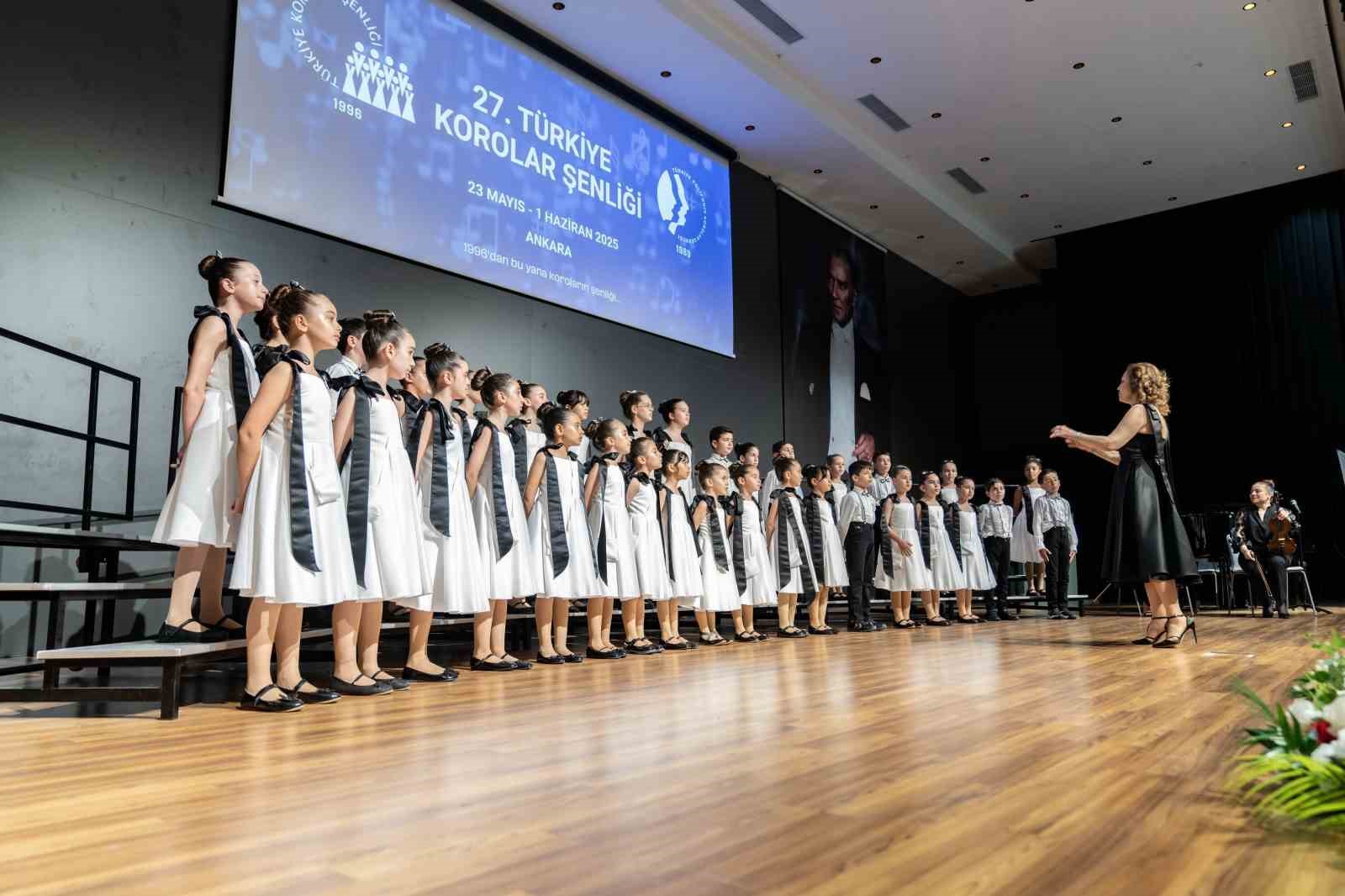 Amisos Çocuk Korosu’na Türkiye Korolar Şenliği’nde iki ödül