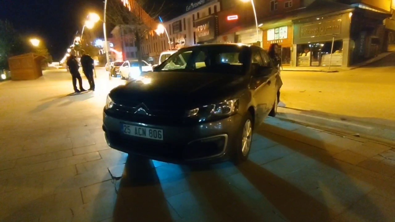 Otomobil içerisindeki tartışma kazaya neden oldu