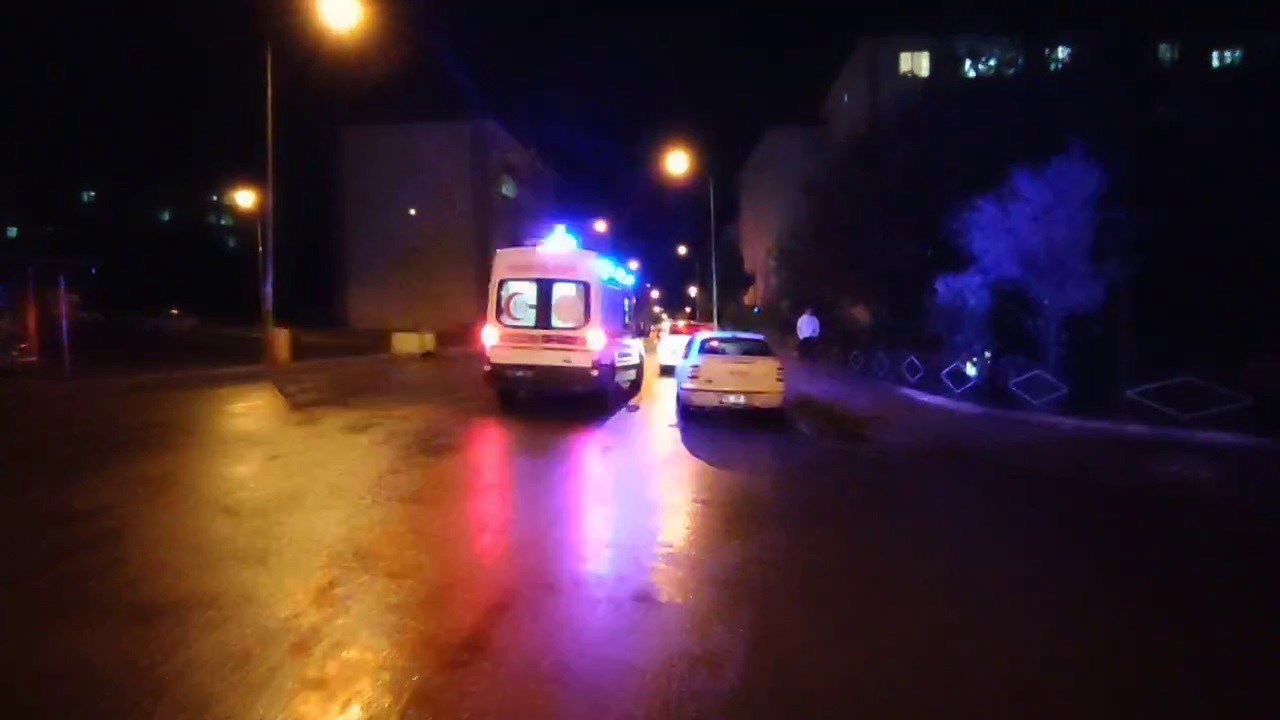 Paland&ouml;ken&rsquo;de iki otomobil kafa kafaya &ccedil;arpıştı
