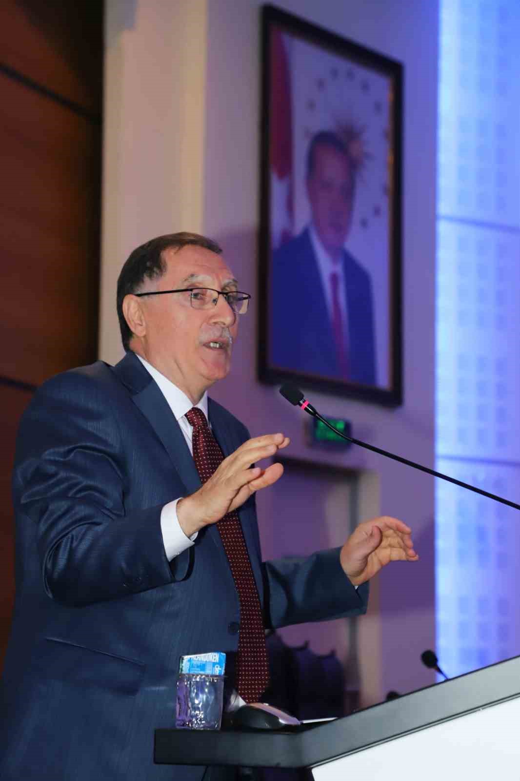 Atatürk Üniversitesinde "Türkiye yüzyılı ve üniversiteler" konferansı düzenlendi