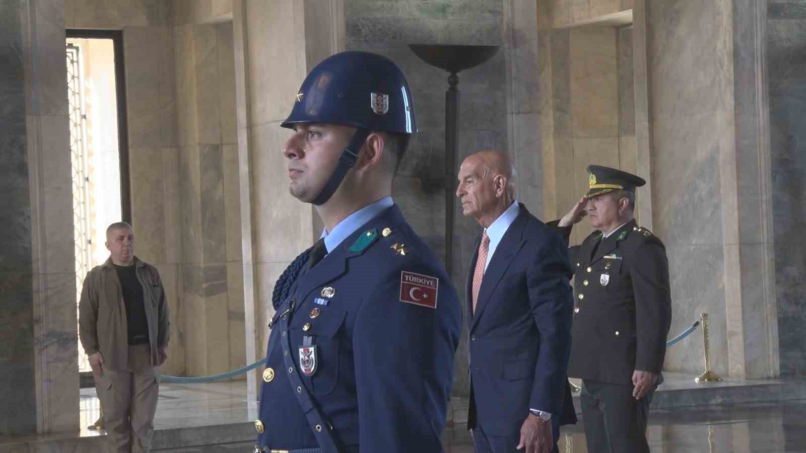 ABD’nin yeni Ankara Büyükelçisi Barrack, Anıtkabir’i ziyaret etti