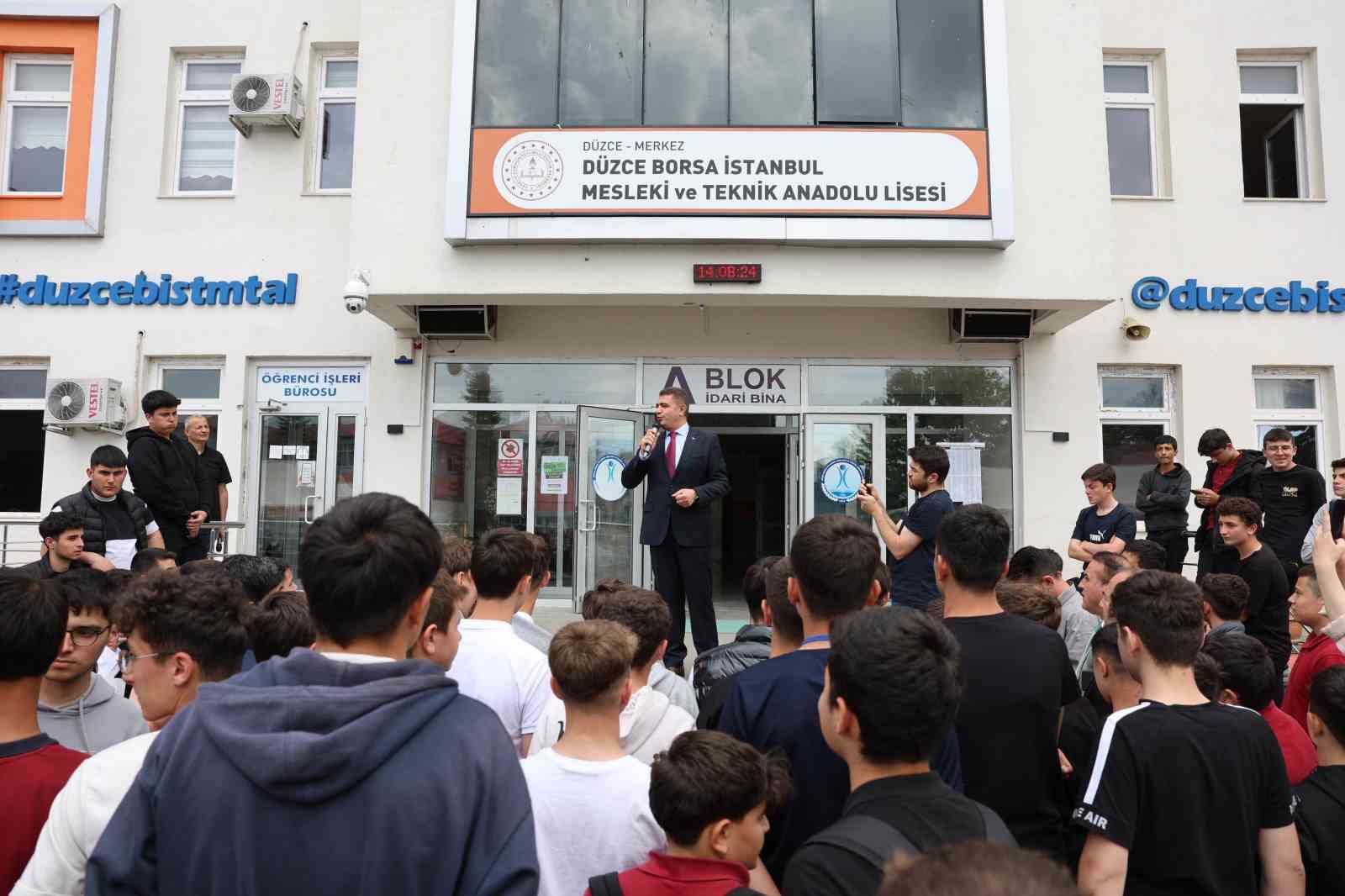 Lise &ouml;ğrencilerinin bisiklet projesi dikkat &ccedil;ekti
