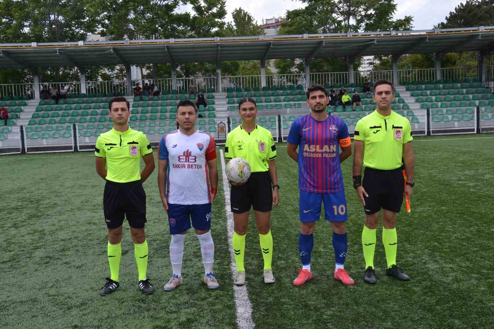 Yeni Esenspor 3 puanı 4 golle aldı