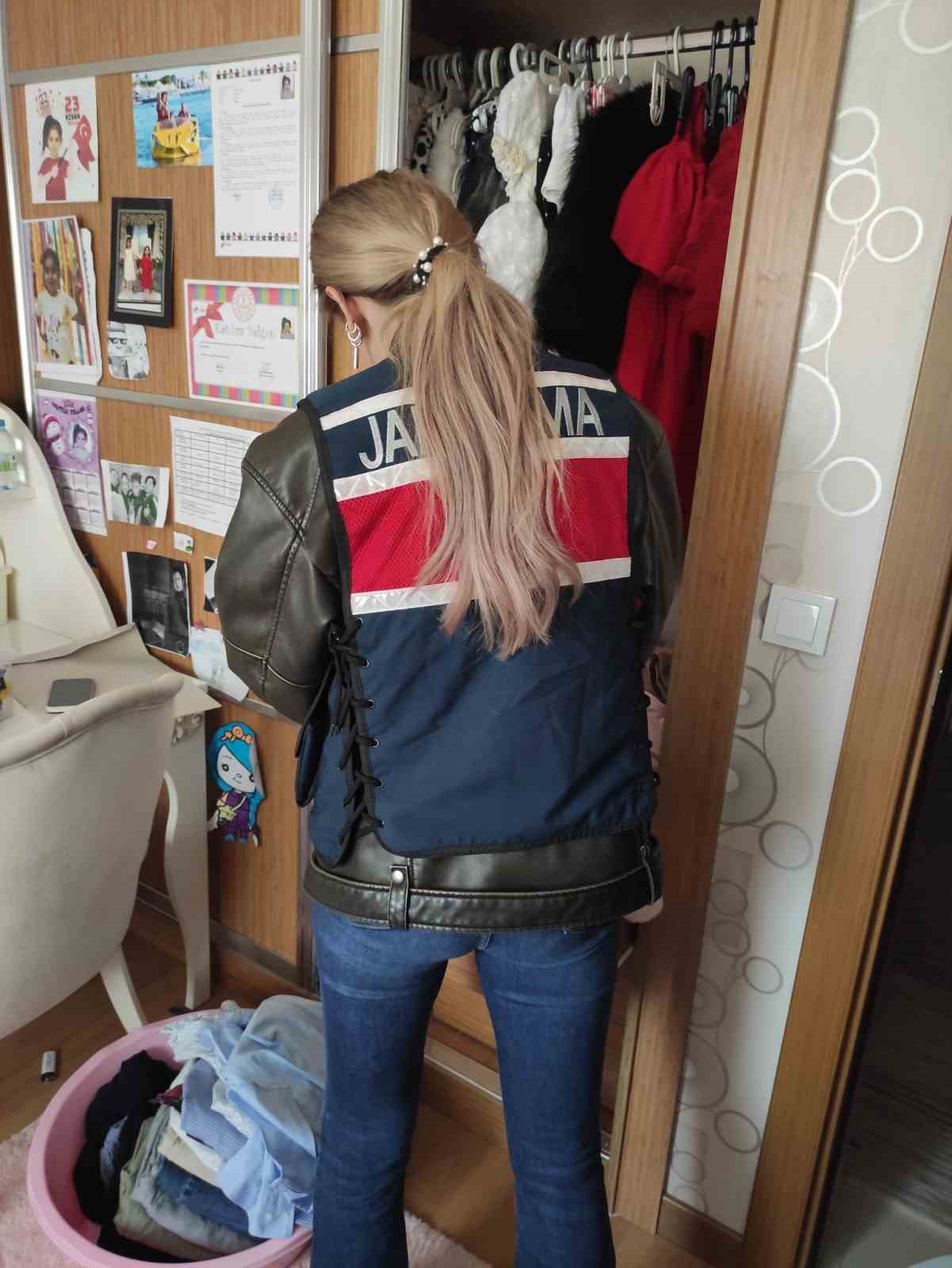 Sahte lastik ilanlarıyla onlarca milyonluk vurgun yapan &ouml;rg&uuml;t &ccedil;&ouml;kertildi: 8 g&ouml;zaltı
