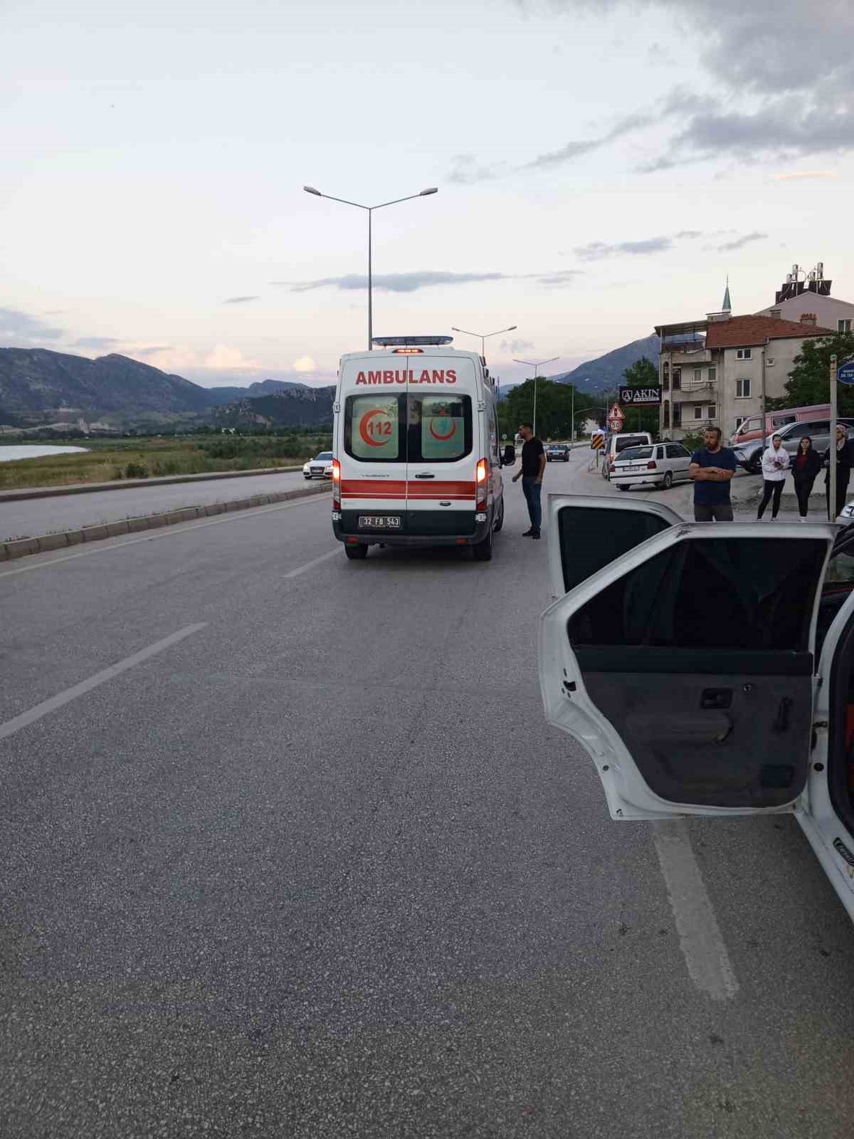 Eğirdir&rsquo;de otomobilin &ccedil;arpığı yaya yaralandı
