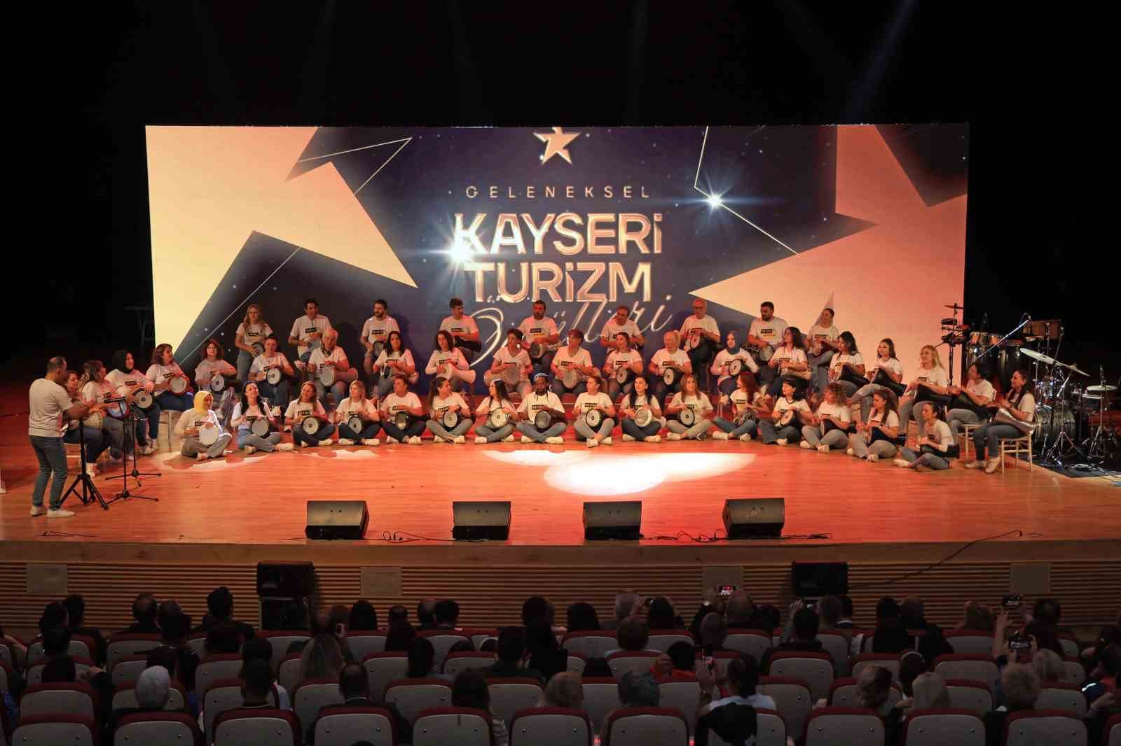 Başkan Yal&ccedil;ın&rsquo;a &rsquo;Turizme katkı onur&rsquo; &ouml;d&uuml;l&uuml;
