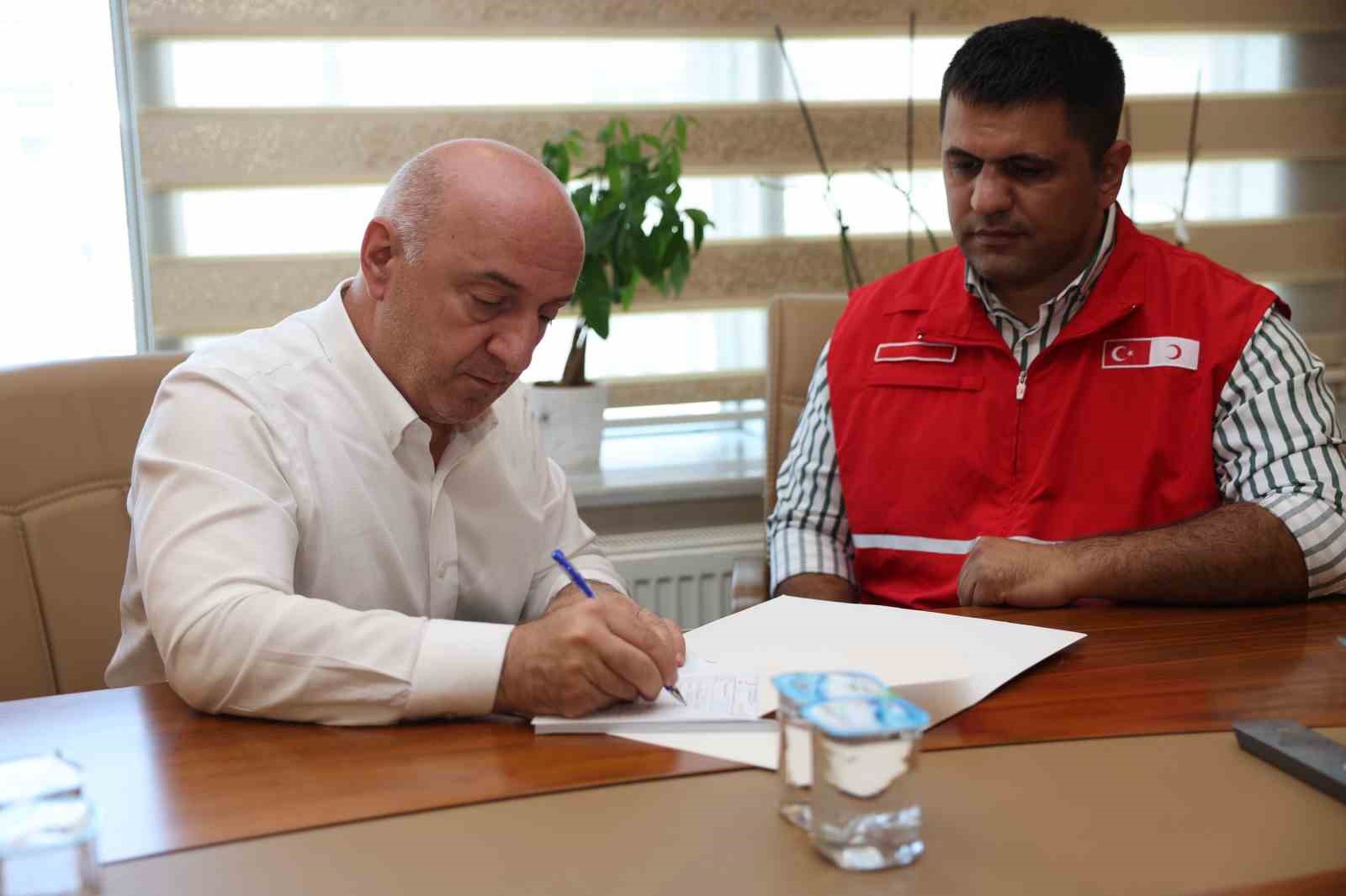 Başkan Bıyık, Gazze için kurban bağışında bulundu