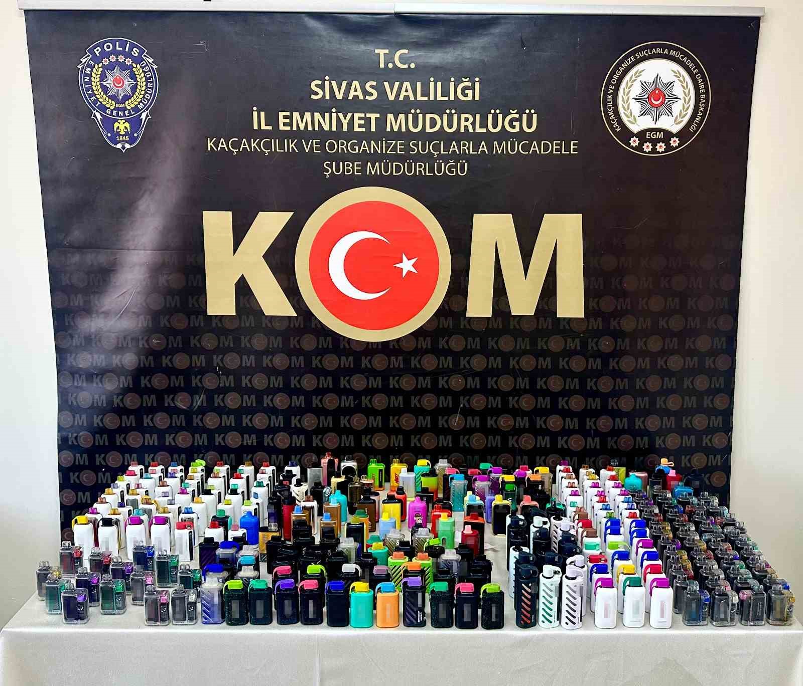 Tütün ürünleri kaçakçıları yakayı ele verdi