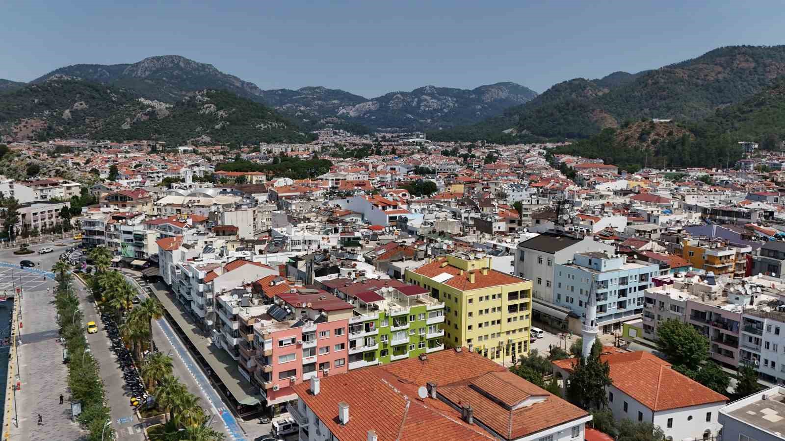 Depremin merkez üssü Marmaris’te hayat normale döndü