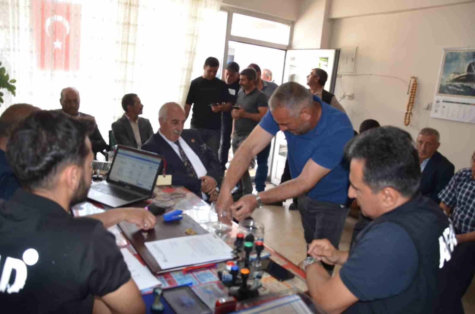 Tercan’da afet konutlarının ve afet ahırlarının hak sahipleri kura ile belirlendi