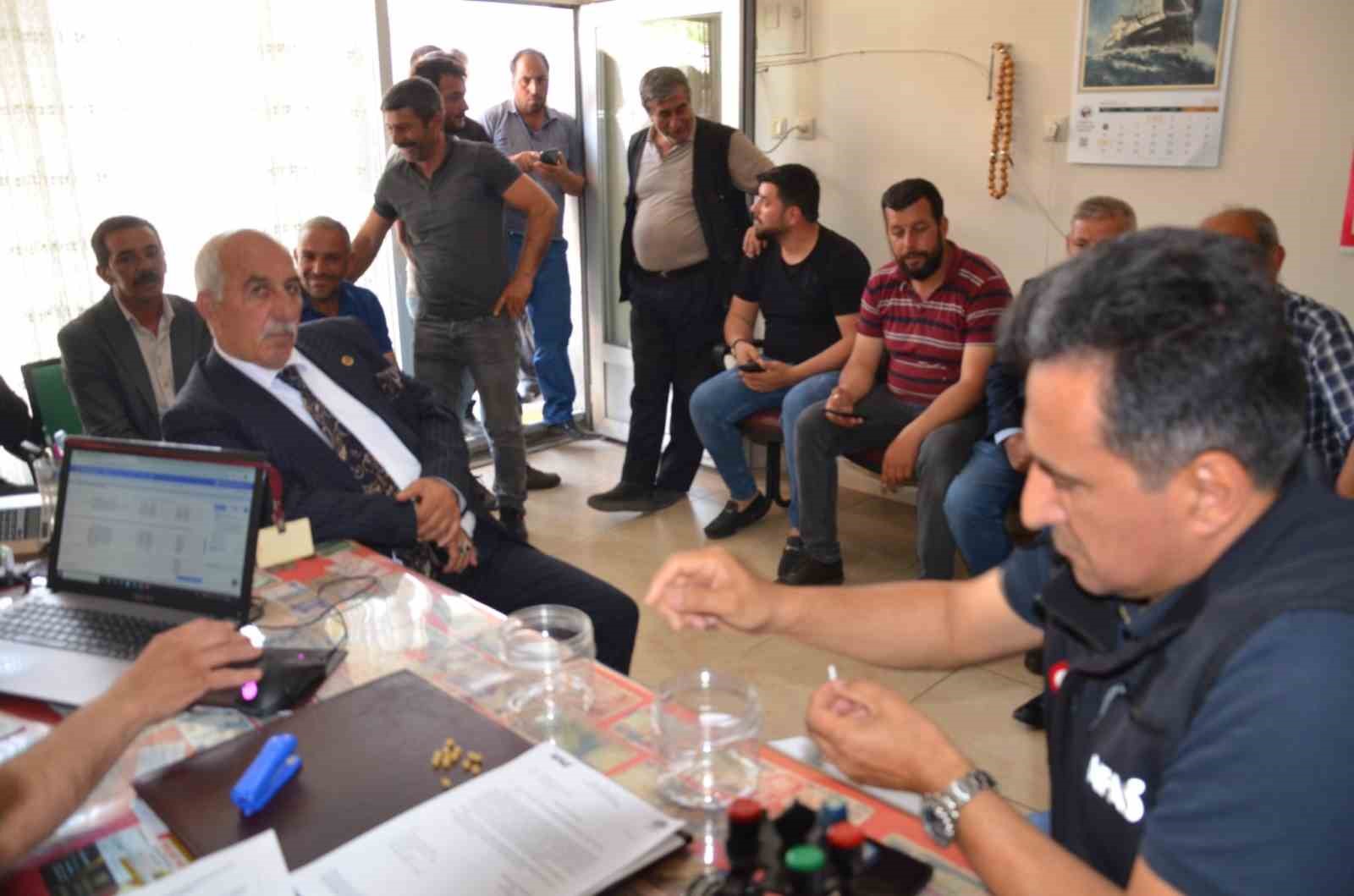 Tercan&rsquo;da afet konutlarının ve afet ahırlarının hak sahipleri kura ile belirlendi
