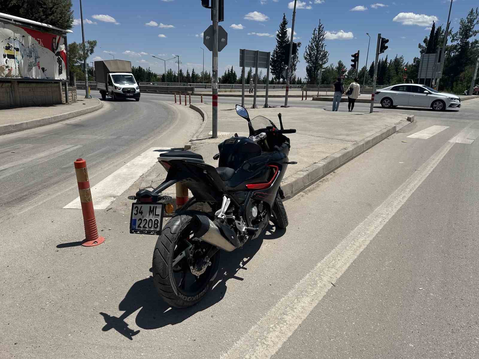 Adıyaman’da motosiklet devrildi: 2 yaralı