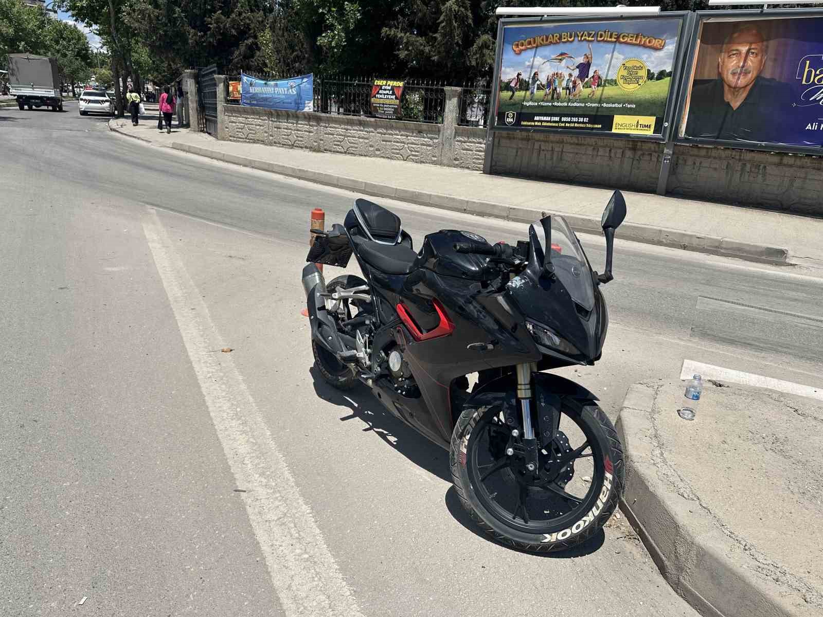 Adıyaman’da motosiklet devrildi: 2 yaralı
