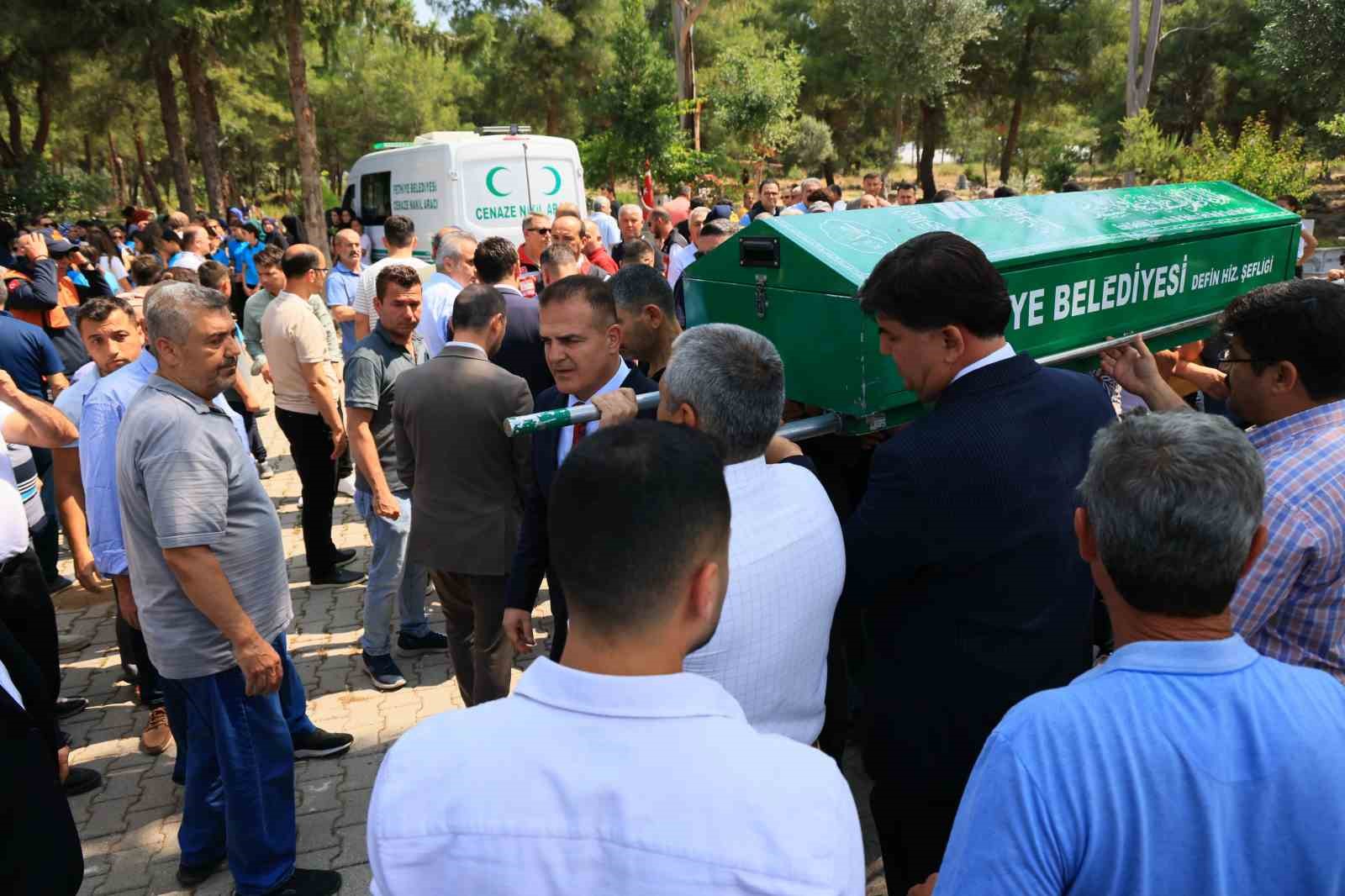 Depremde hayatını kaybeden 14 yaşındaki Afranur, Fethiye’yi gözyaşlarına boğdu